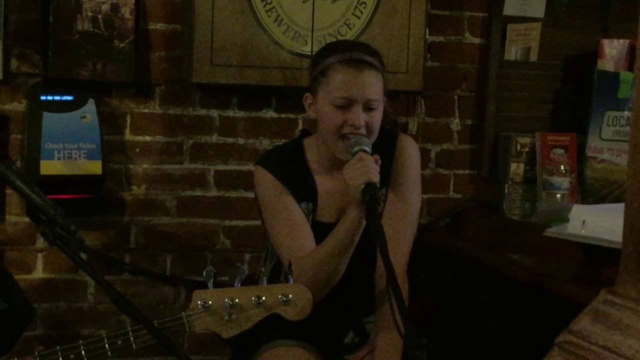Sophia Romano (age 13) singing Amy Winehouse's Valerie - Warwick NY