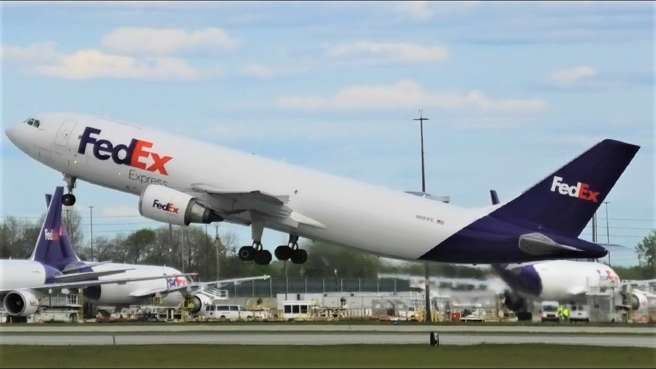 (HD) Indianapolis International Airport Afternoon Plane Spotting!