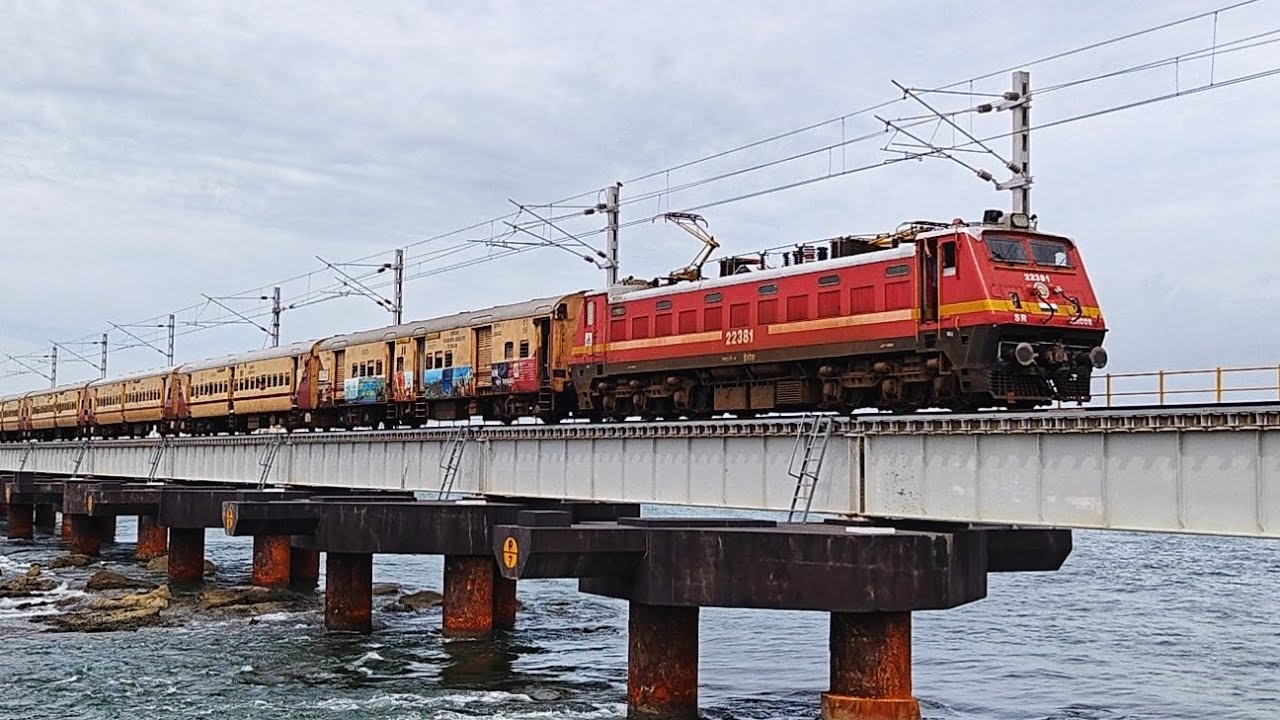 56711/Madurai Rameswaram Passenger crossing New Pamban Bridge || 22381 EDDX WAP-4 