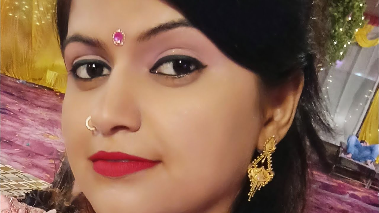 Priya Pandey 033 लाइव है!