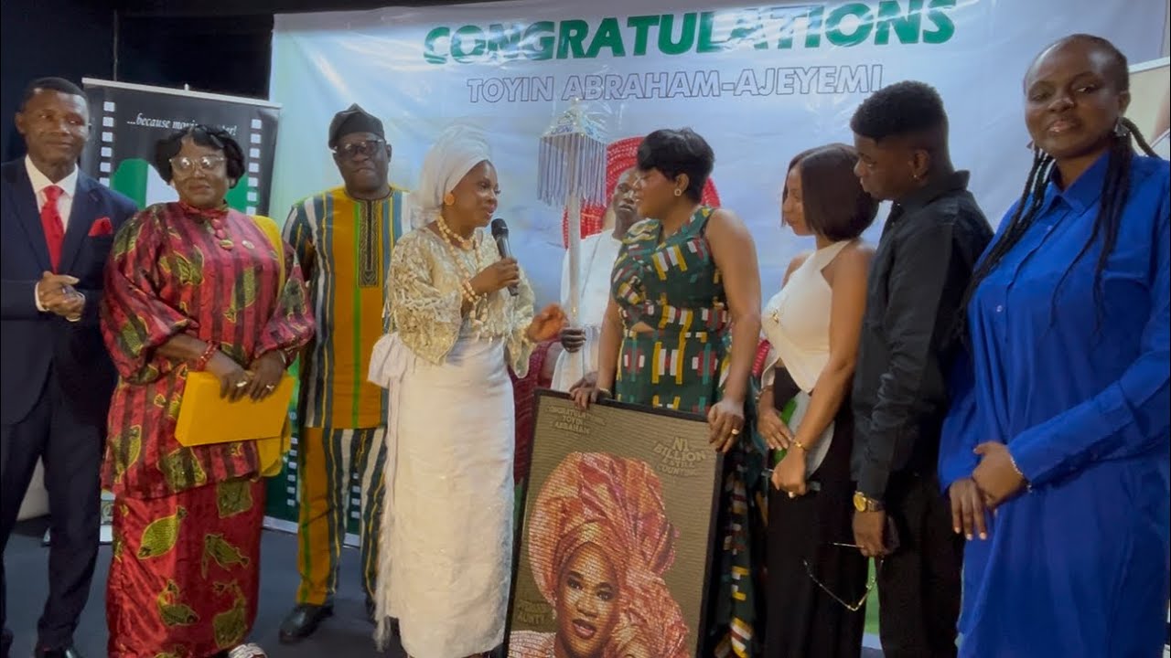 OLORI TEMITOPE AND PRESENTS NFVCB AWARDS TO TOYIN ABRAHAM FOR OVERSABI AUNTIE’S SUCCESS IN CINEMAS 