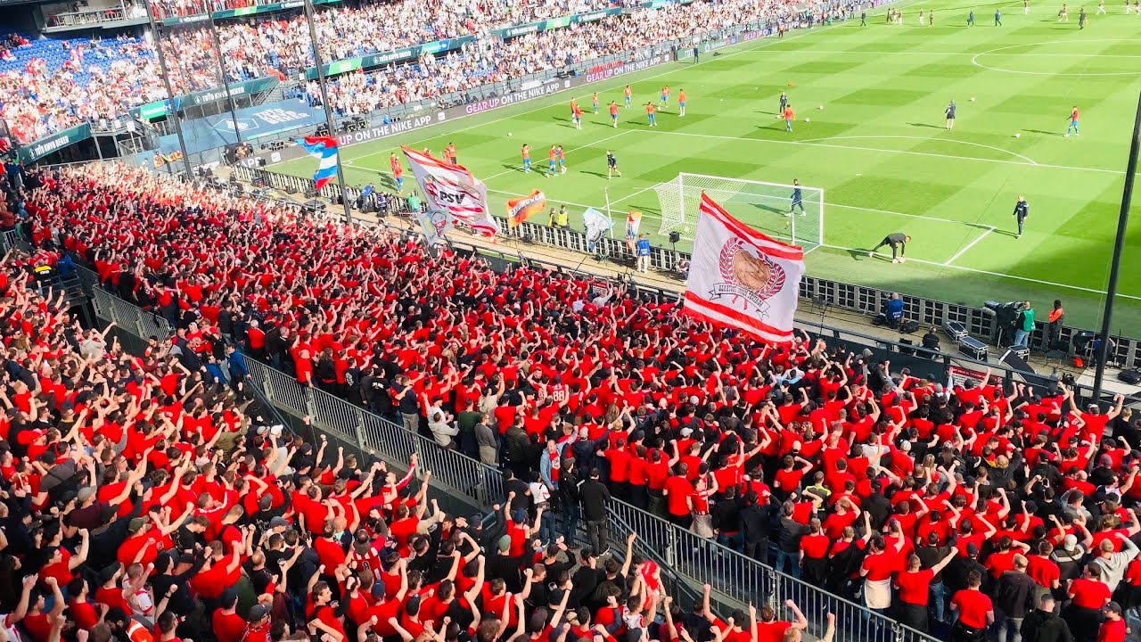 Geweldige sfeer tijdens de warming-up : Bekerfinale : Ajax-PSV : 30/04/2023 : 1-1