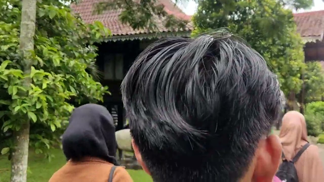 Explore Anjungan Papua & Anjungan Jambi Taman Mini Indonesia Indah 