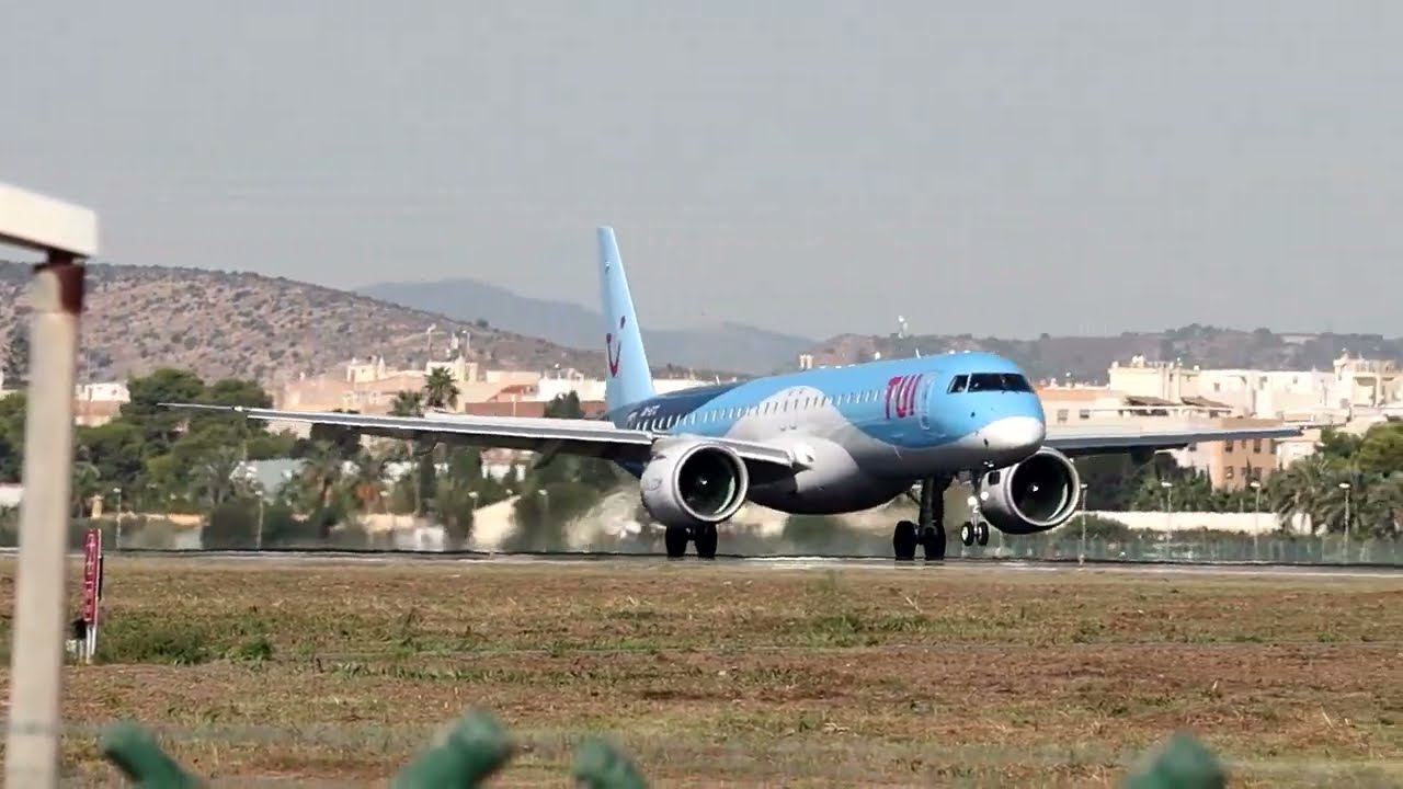 TUI EMBRAER 195 HOWLING INTO ALICANTE