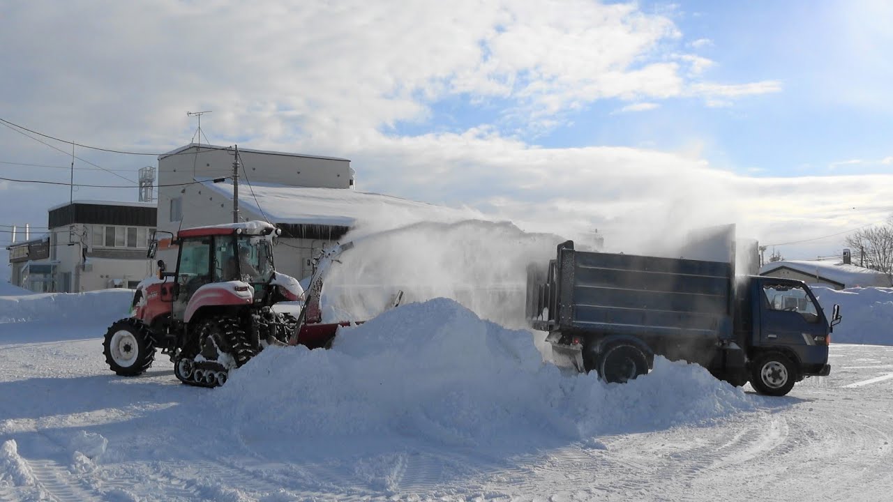 トラクター用 🚜除雪機スノーブロワー排雪作業 風景!