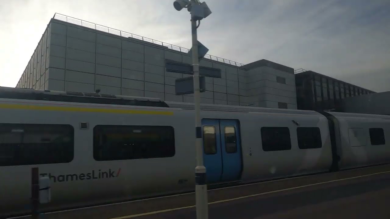 Southern Railway Journey - Burgess Hill To Clapham Junction - August 2025 | kittikoko