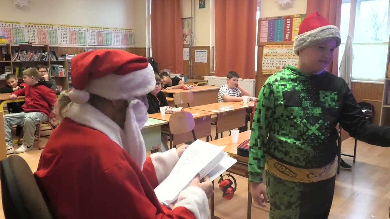 2025.12.05. Mikulás a Hungáriában, a 2.b és a 6. osztályban