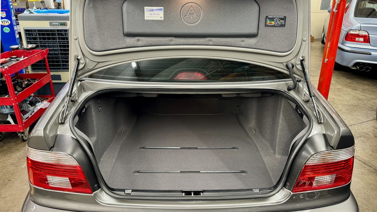 BMW E39 Trunk Carpeting Replacement DIY