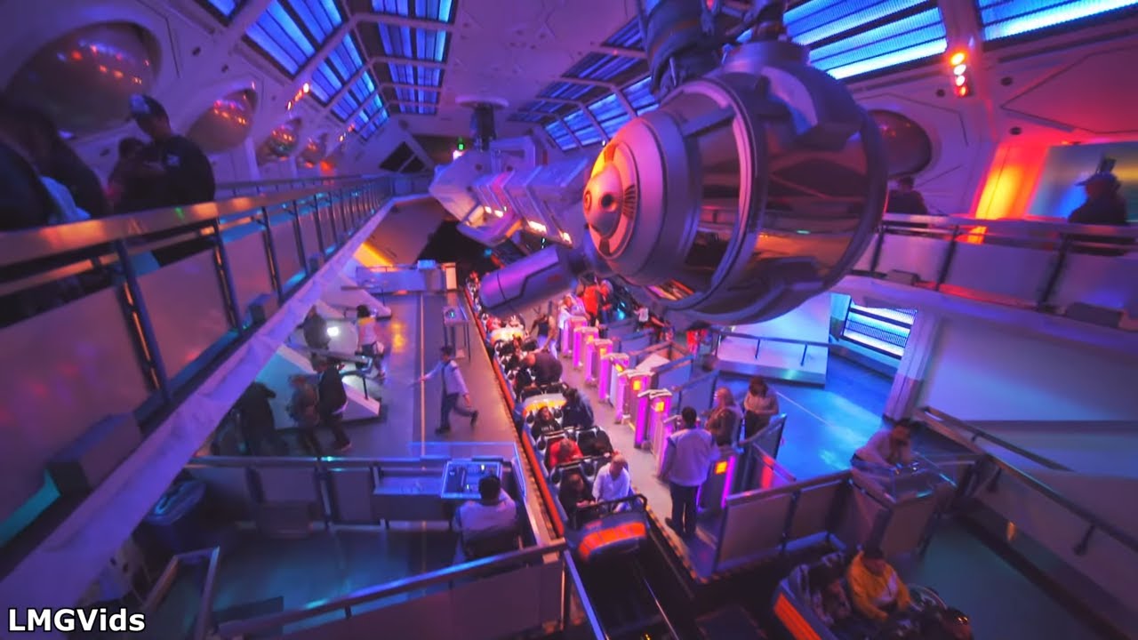 [2020] Space Mountain: LOW LIGHT POV - Disneyland park, California | Full Queue & Ride |