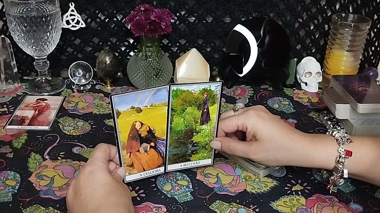 ESSA PESSOA ESTÁ PENSANDO NO QUE FAZER PARA RETORNAR NOS TEUS CAMINHOS.🛣️🛻 #cartomante #tarot