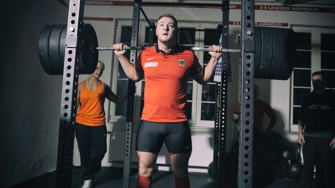 Powerlifter VS Olympic Weightlifter SQUAT DEATHMATCH #1