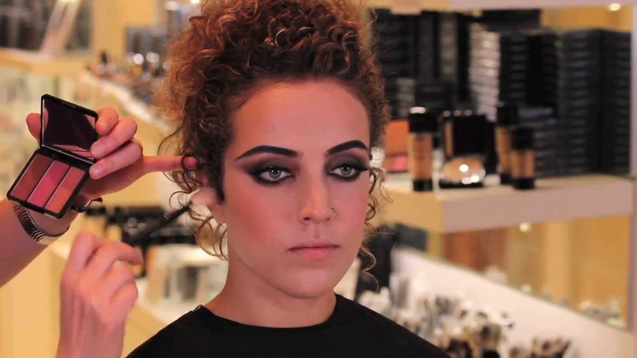 Eve Pearl - Sexy Vampire Makeup Tutorial