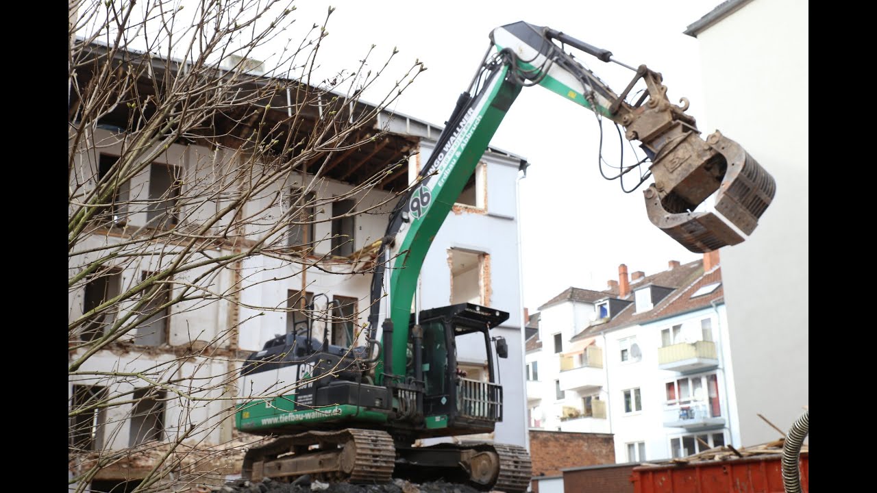 Bagger in Aktion - Abbruch Wohnhaus Hannover Annenstraße