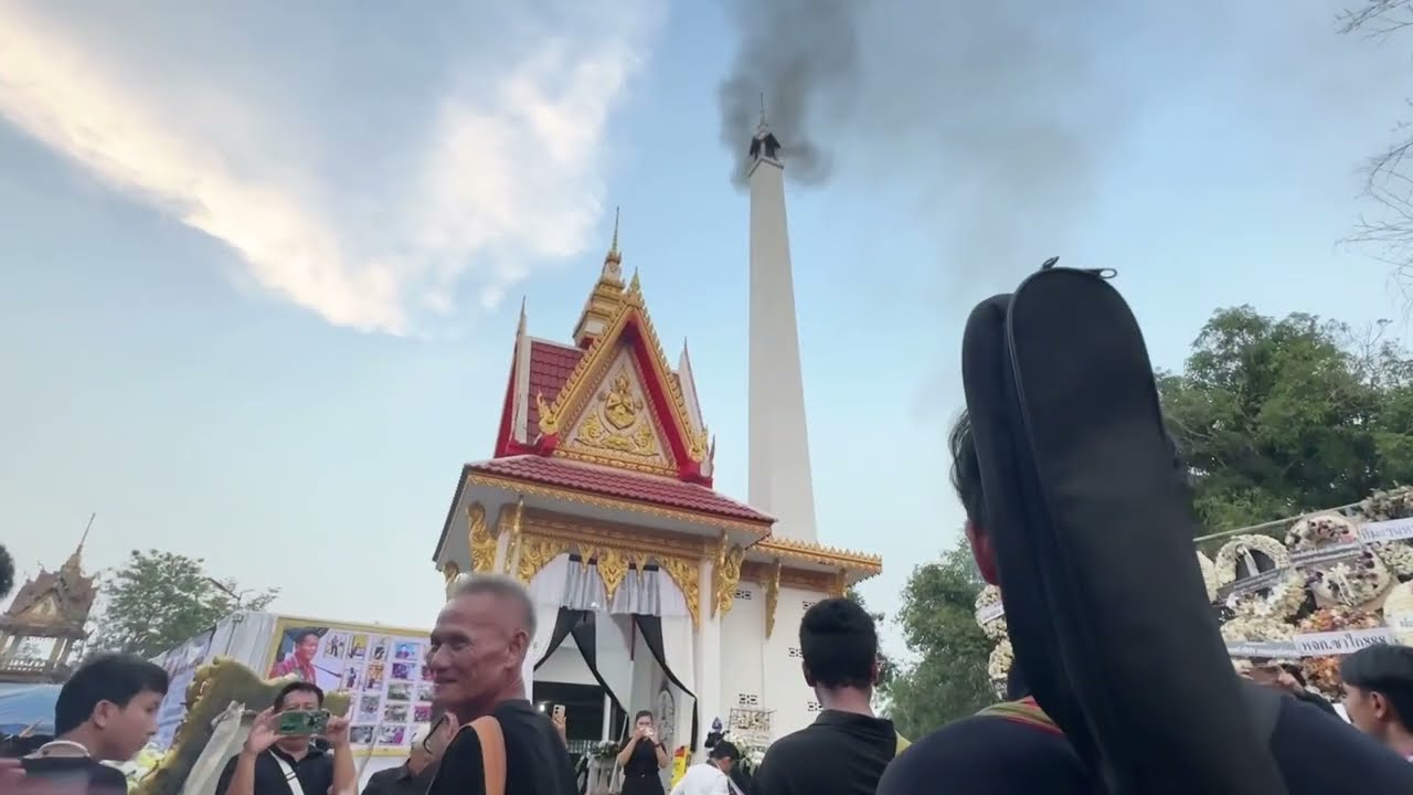 ส่งท้ายด้วยขบวนกลองยาวบรรเลงโดยทองม๊าด ทับถนน