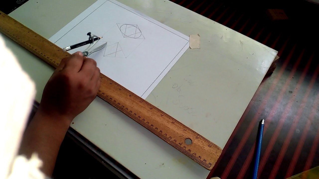 Trazo de un cilindro con elipses. Dibujo técnico.