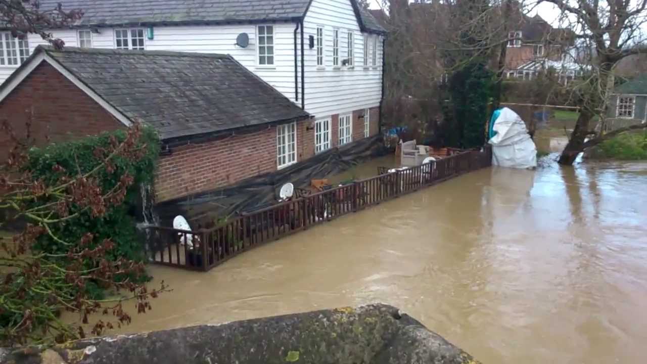 Yalding Bridge 2013 Flood (Christmas Eve)