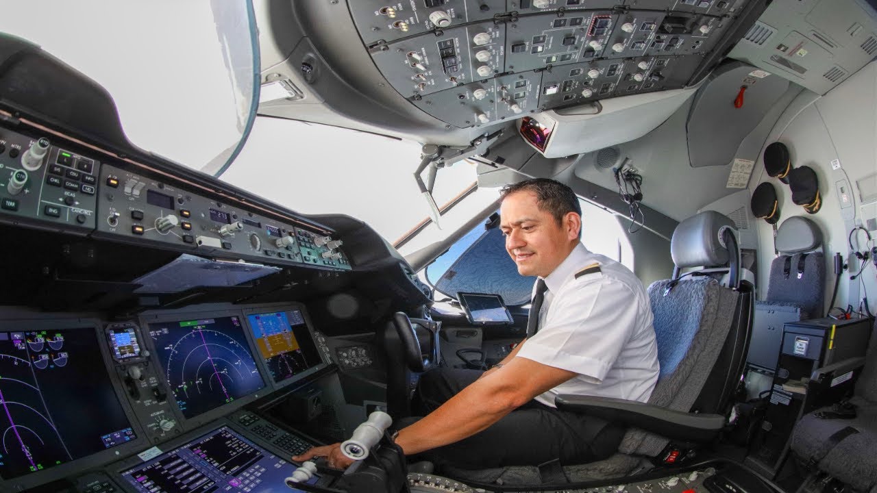 Взлет B787 в Париже из кабины пилотов I Летная палуба