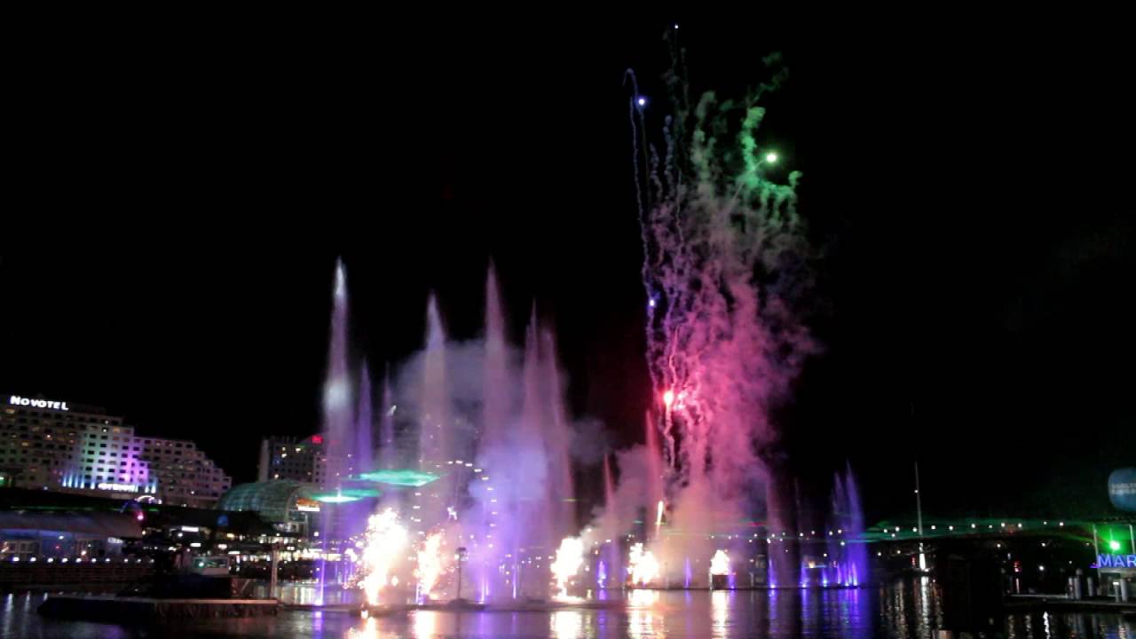 Vivid Sydney 2016 Laser Water Theatre & Fireworks - 1 June