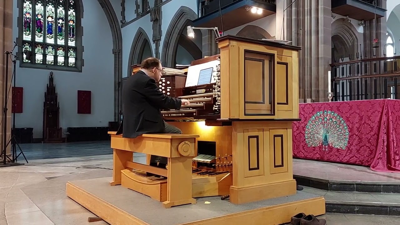 John Hosking plays J.S.Bach, Toccata and Fugue 'Dorian' BWV 538 on the organ of Blackburn Cathedral.