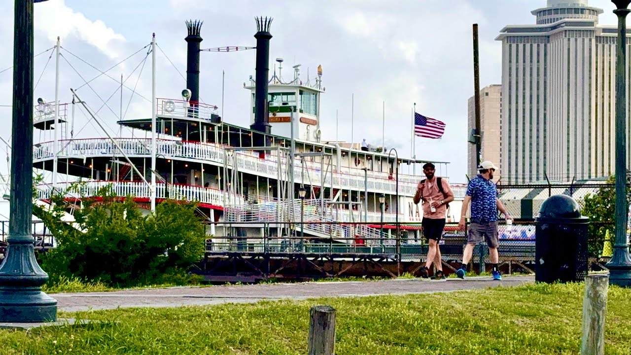 Steamboat Natchez plays music on steam powered ‘Calliope’ organ in New Orleans #neworleans #music