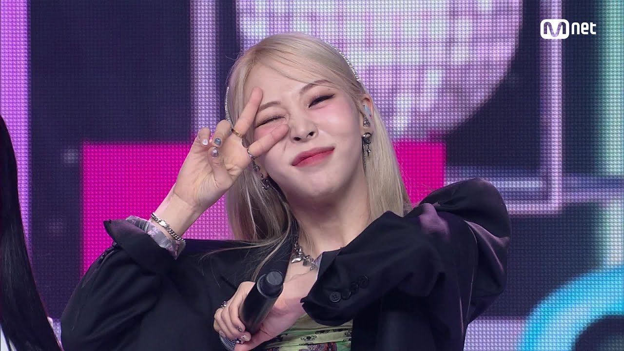 문별 (Moon Byul) - TOUCHIN&MOVIN 