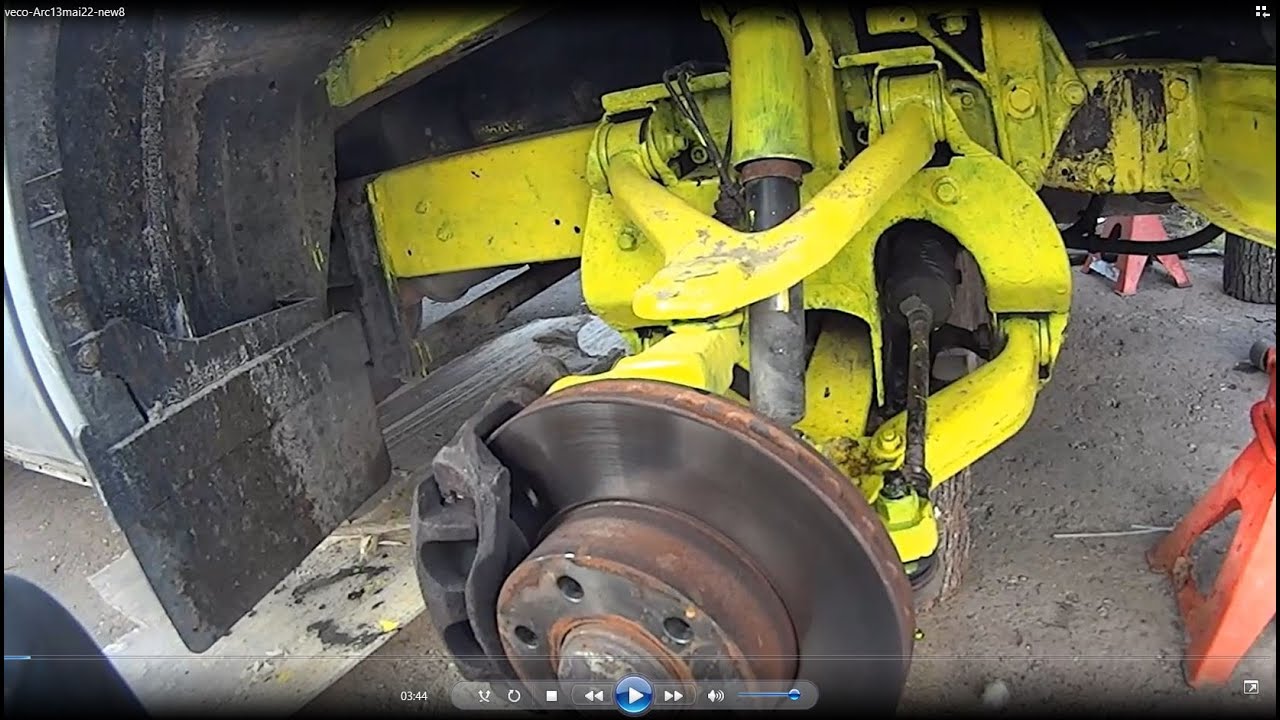 Iveco Daily 4 2007   how i replaced broken front suspension   leaf spring