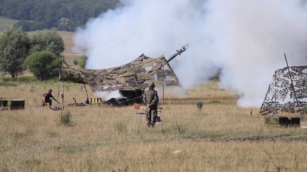 Romanian Soldiers Fire 152mm Artillery at Saber Guardian 16