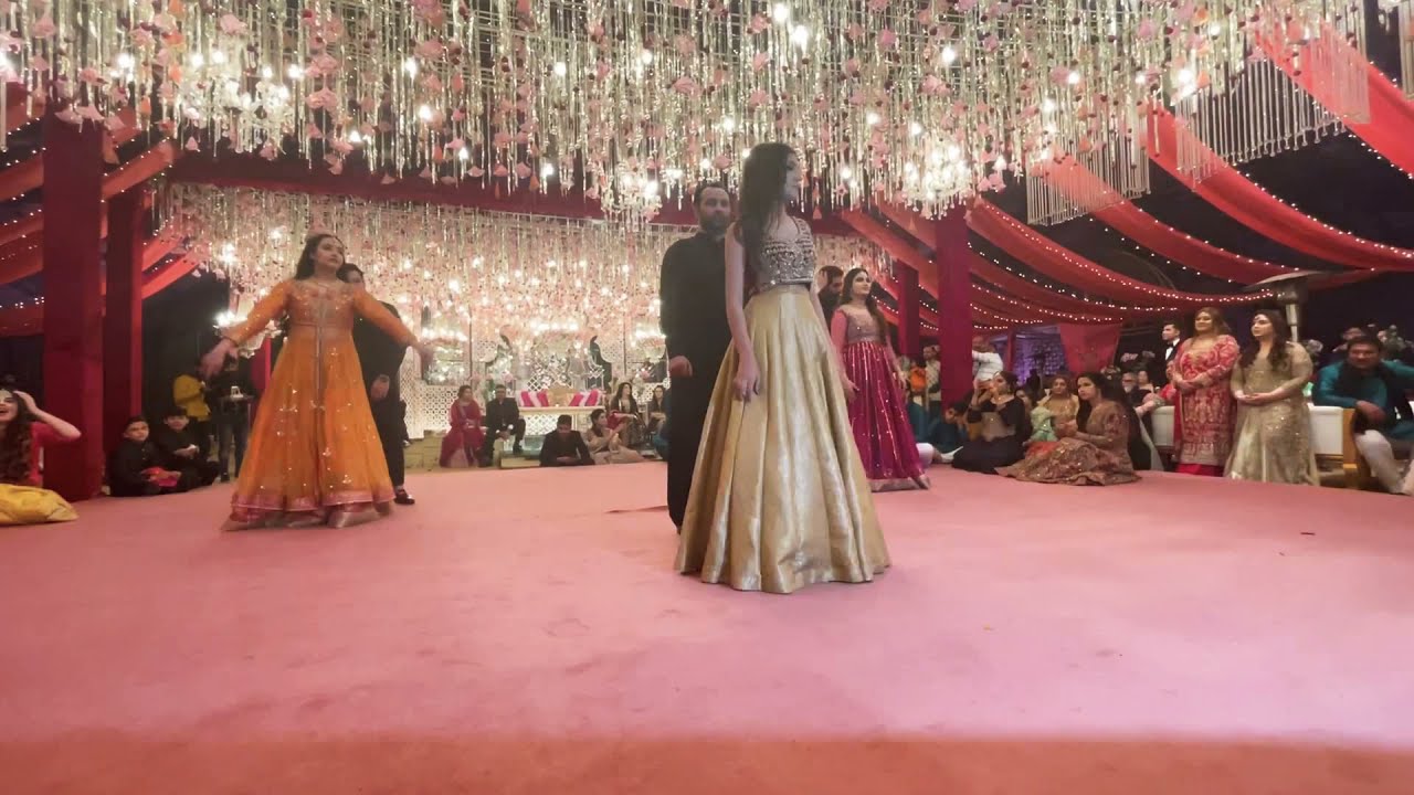 Nach meri rani dance video Instagram (Usmanpooh_official) 