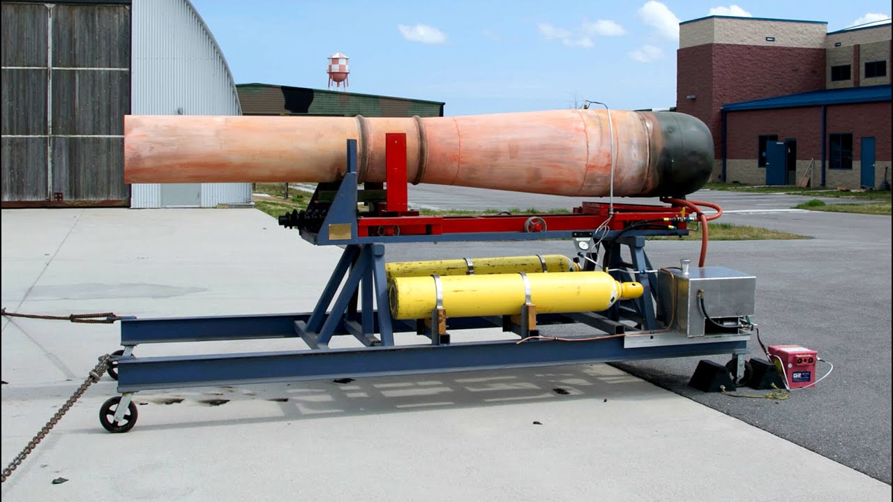 Great PULSEJET ENGINES fire starting up and sound