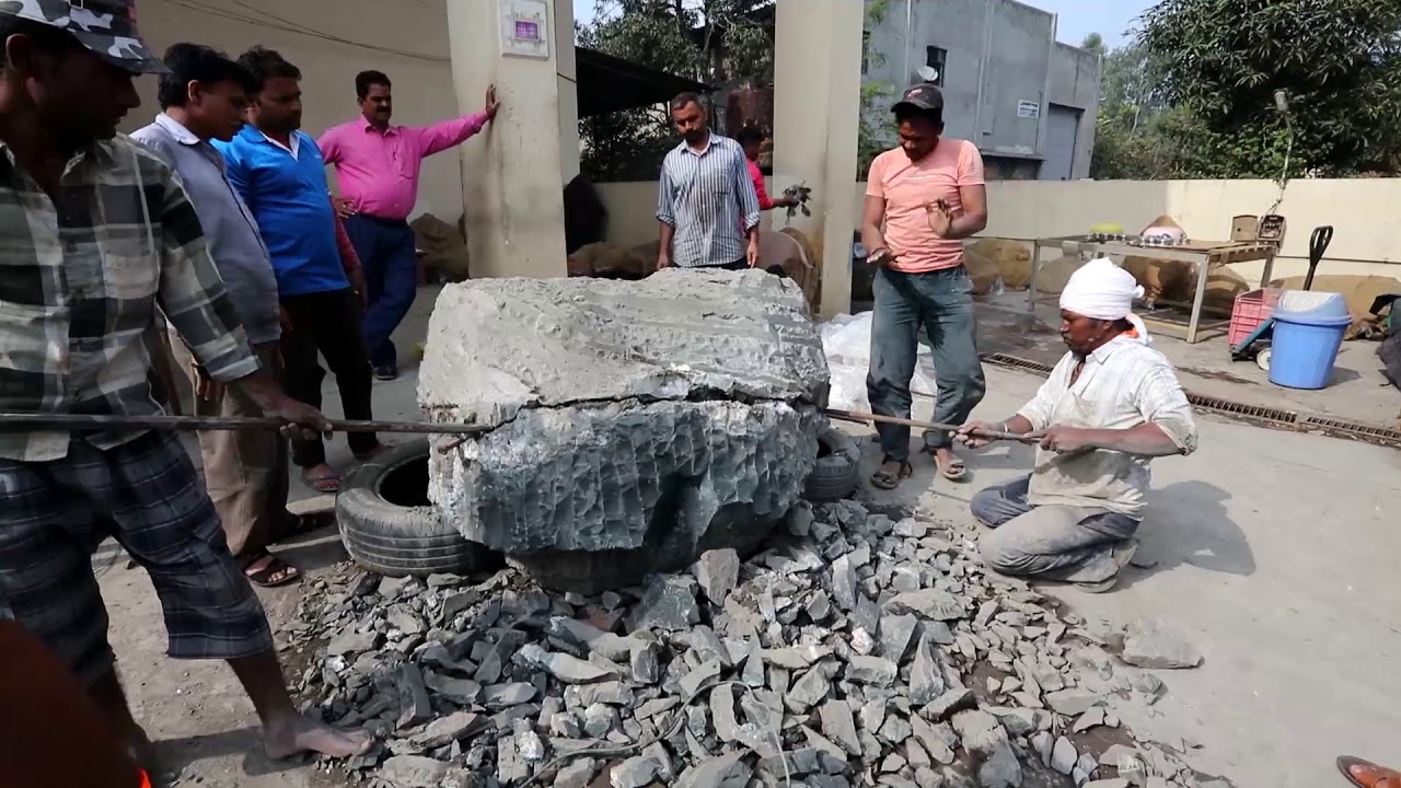 Apophyllite Geode from Jalgoan (India) being excavated & opened | Gargoti Museum | Nasik
