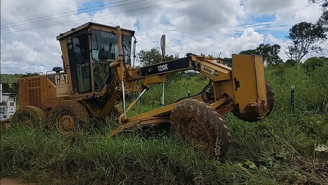Saindo do atoleiro! Parte 1 (Motoniveladora patrola caterpillar 120K/Grader niveleuse) mired