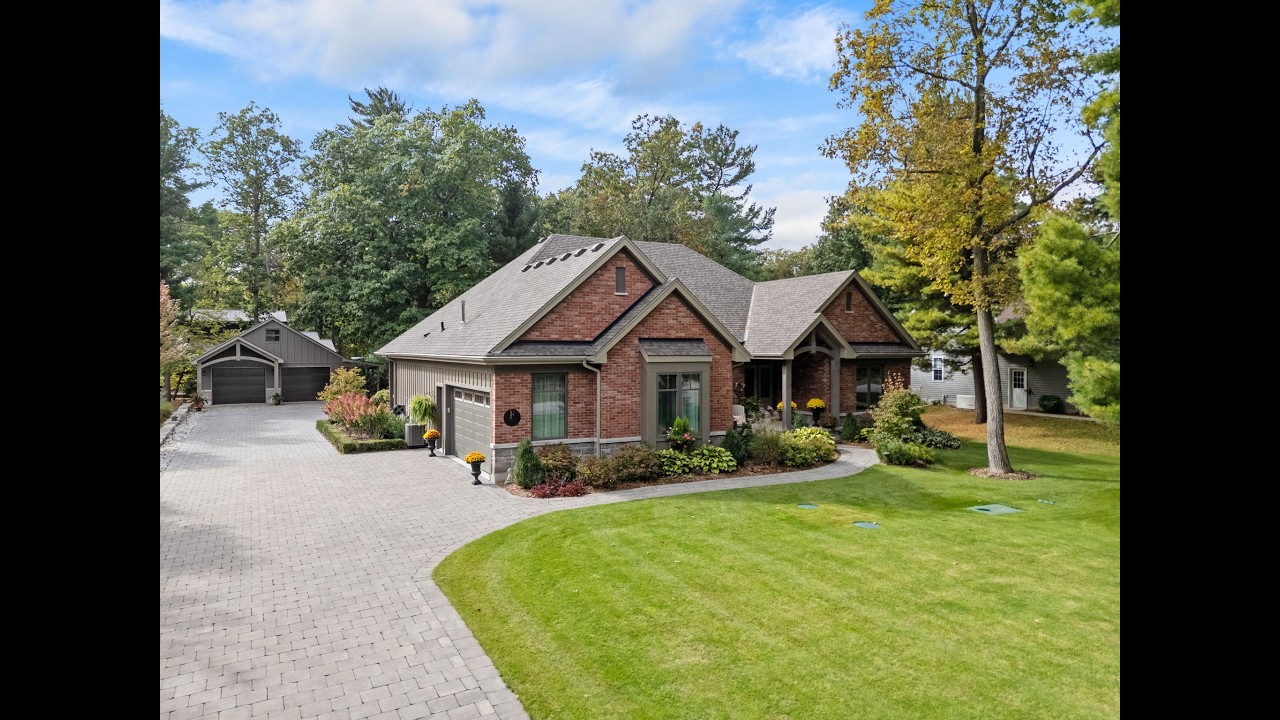 Modern Luxury Home Grand Bend ON | Screened Patio, Heated Shop,