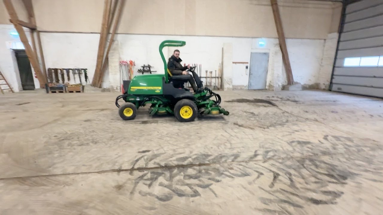 Køb Græsslåmaskine John Deere 8800 TerrainCut på Klaravik
