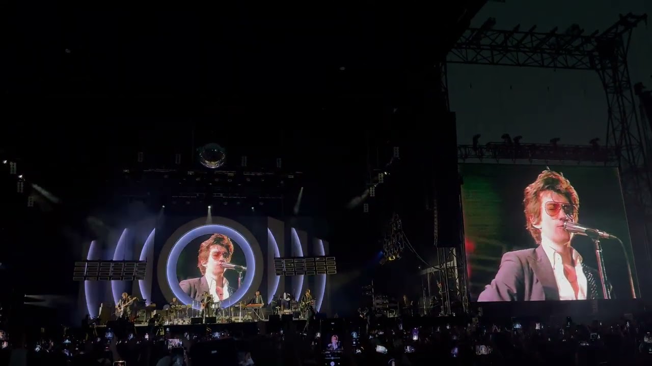 Arctic Monkeys - Do i Wanna Know  the Car Tour 23’ 