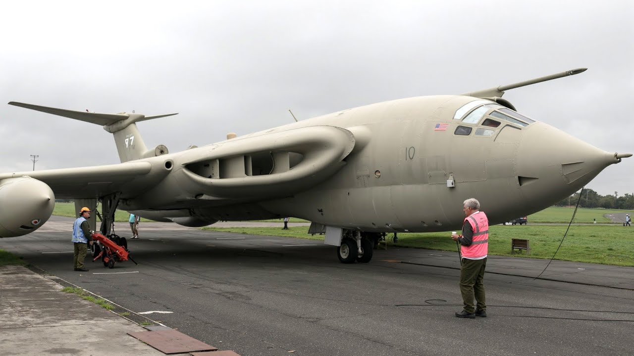 Rare and Historic Airplane Engines Roar Back to Life After Years – INCREDIBLE! 5