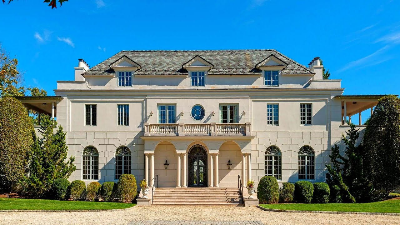 A European-inspired Stucco Mansion in Greenwich, Connecticut