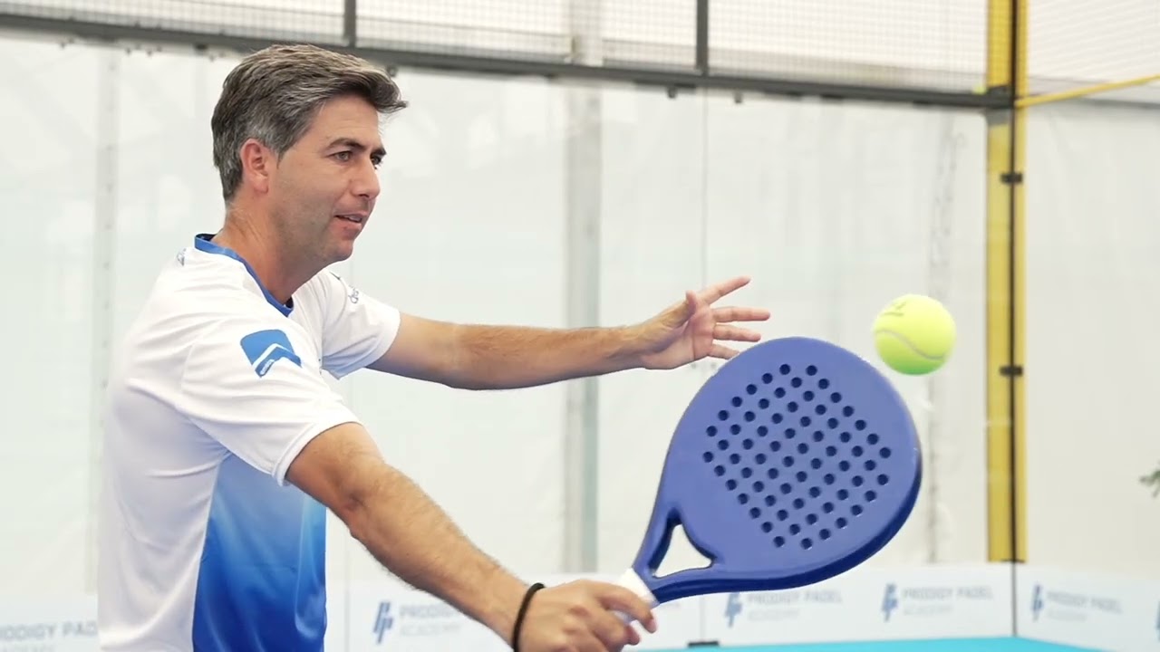 Volea de revés plana | Técnica correcta paso a paso | Padel