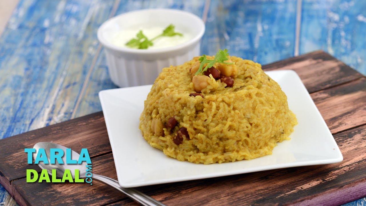 पंच-धन खिचड़ी (Panch Dhan Khichdi / Pregnancy Recipe) by Tarla Dalal