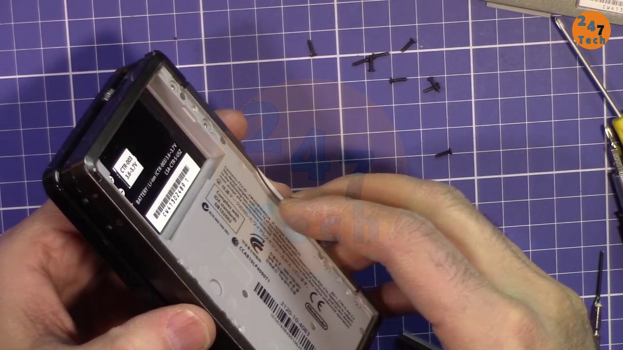 Removing Stuck SD Card from Nintendo 3Ds vid: 247-010
