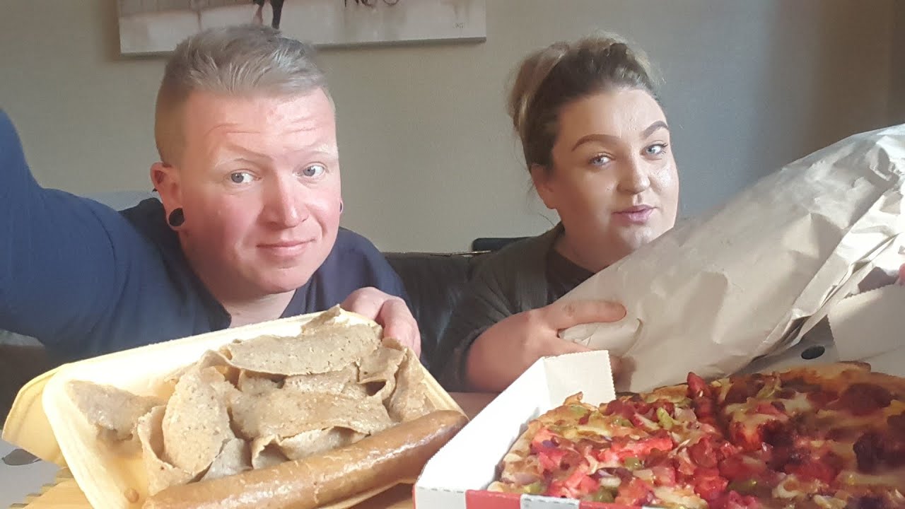 #themunchbunch #takeaway BRITISH CHIP SHOP KEBAB AND PIZZA UK MUKBANG (BIG BITES)