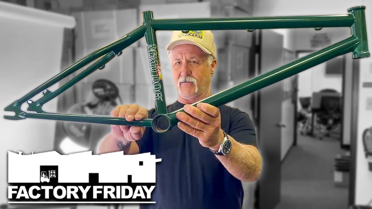 Factory Friday: продажа бумажных Mad Dogs