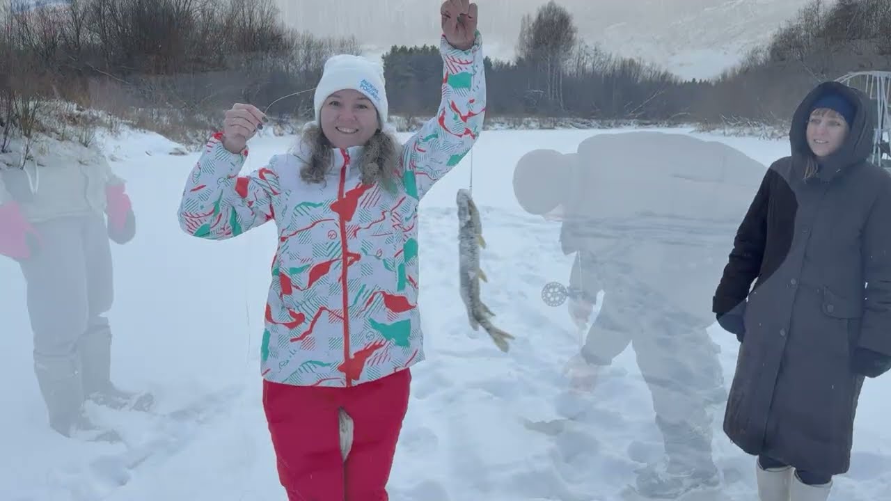 Рыбалка выходного дня 2. Рыбку ловим, девчонки радуются. Катаемся на аэролодке Хариус 440