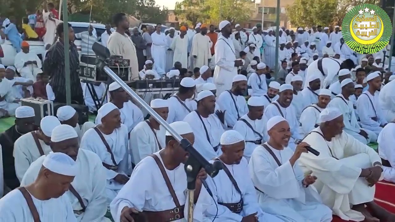 مدحة ان تكن بالله قائم اداء ابناء الشيخ حسن في الحولية ٢٧ للشيخ زين العابدين والاولى للشيخ الشعراني
