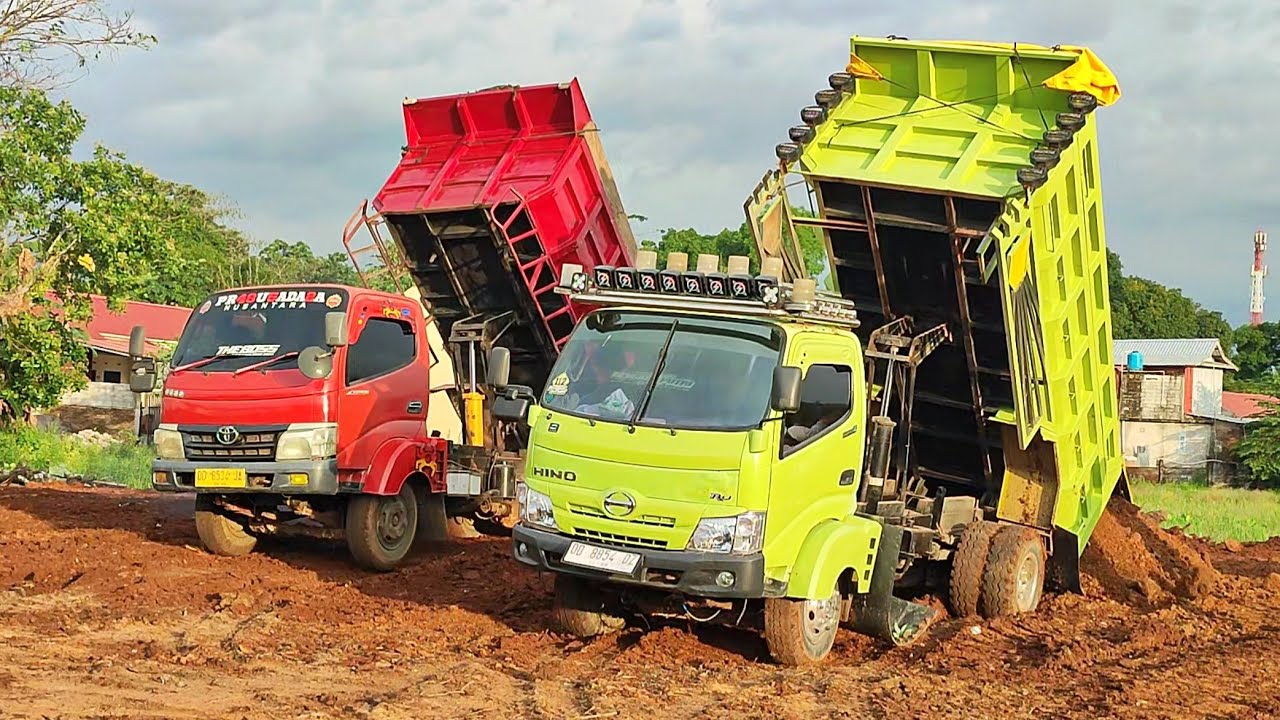 Truk Jomplang. MOBIL TRUK Pengangkut TANAH TIMBUNAN Bongkar Muatan FULL BAK Menggunung DILOKASI BARU