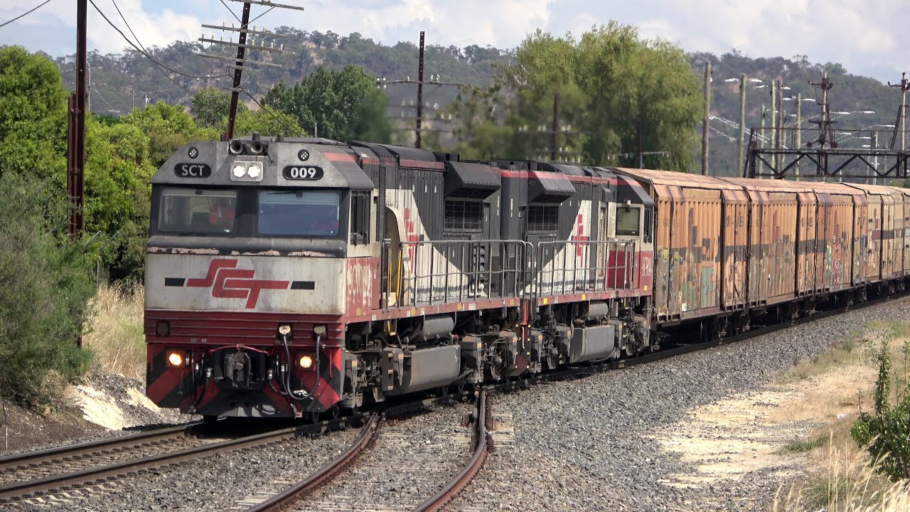 AUSTRALIAN TRAINS on The Standard Gauge Mainline West - Pacific National I SCT I One Rail Australia