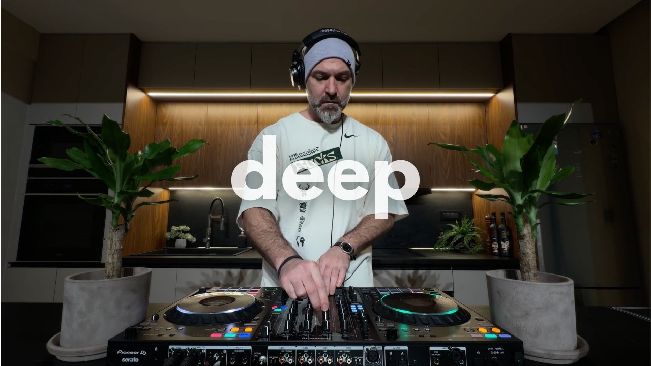 House Studies 04 - Groovy Deep House