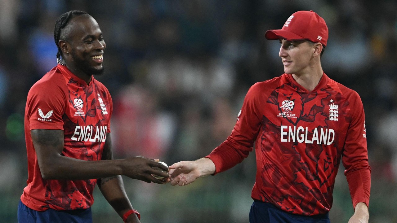 Vaughan backs England to Beat 