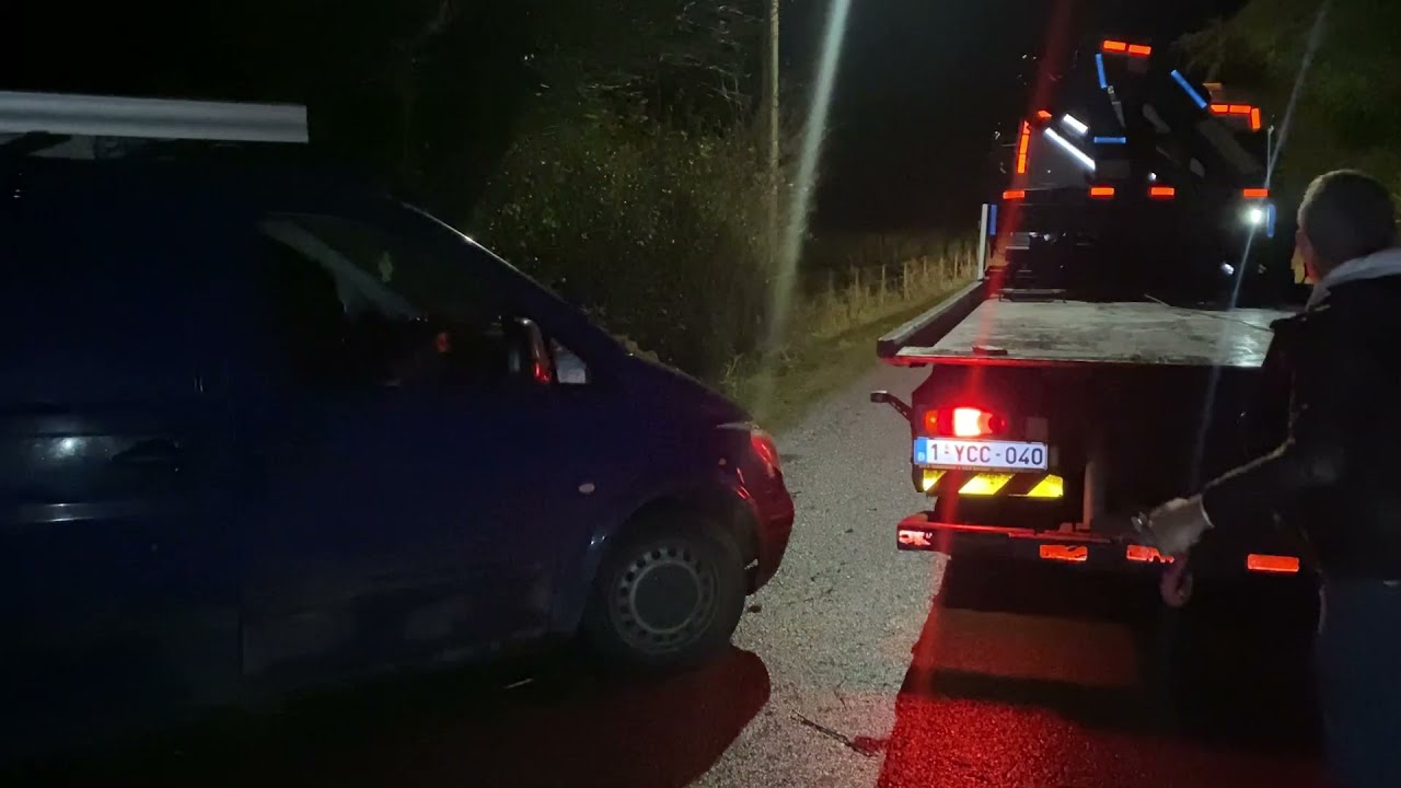 Accident, Mercedes Vito dans le fossé
