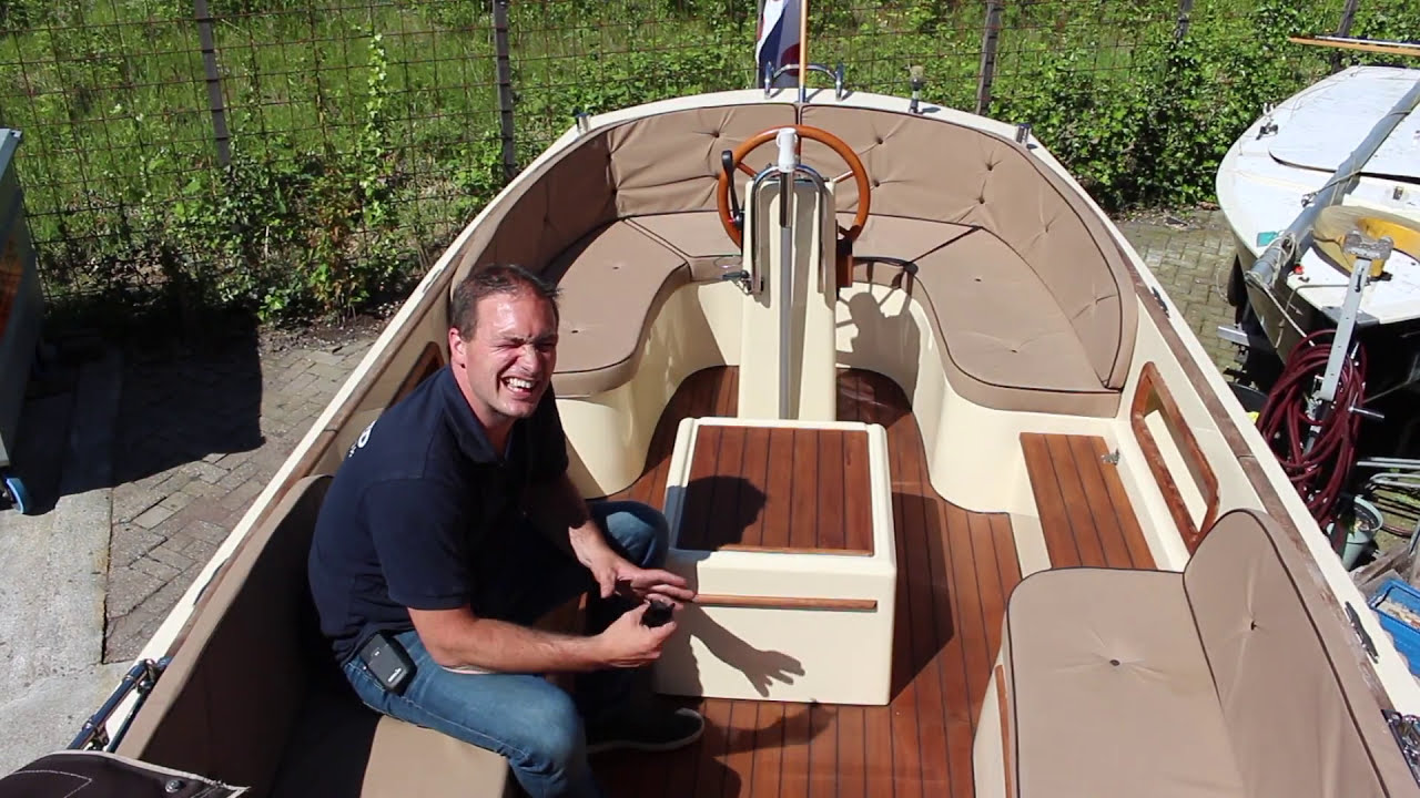 TEAKVLOER IN DE TEAK OLIE ZETTEN