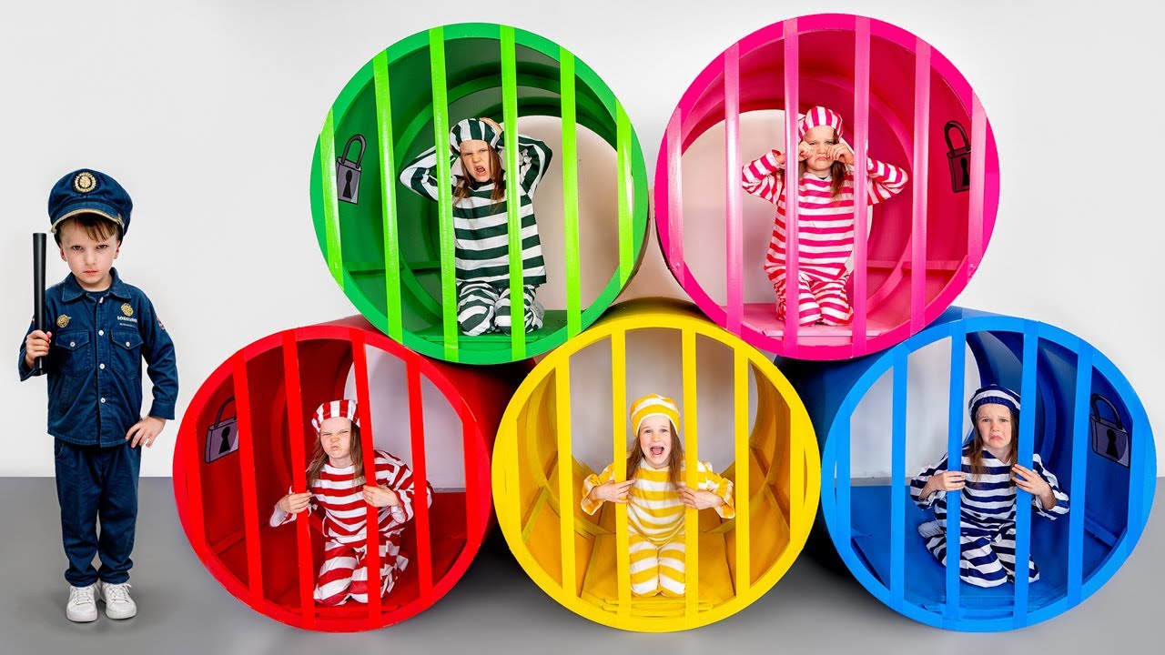 Histoire policière avec des enfants et des jeux